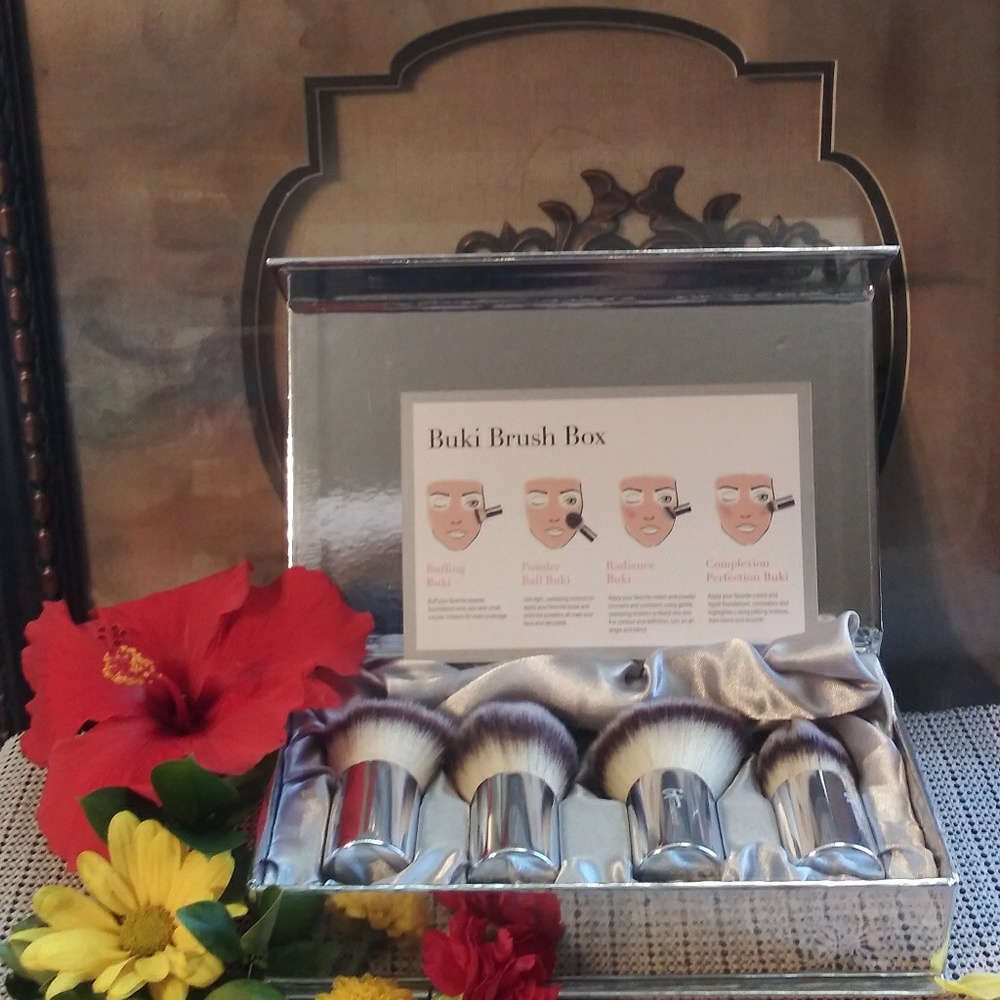 IT Buki Brush Box Set